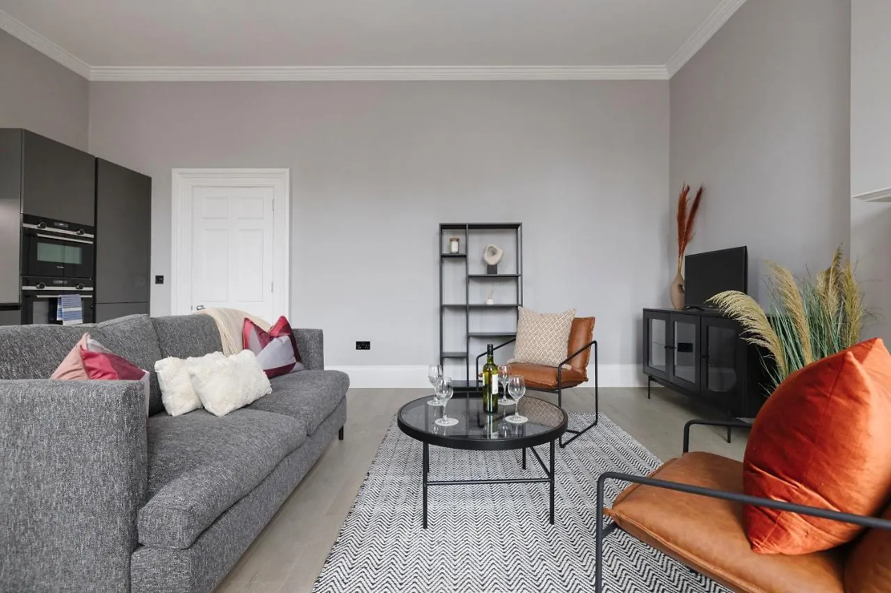 Joivy Luxurious Apt On Notable George Street Edinburgh
