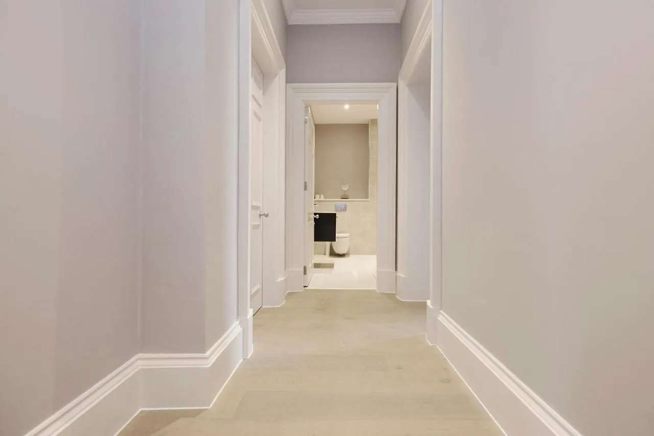 Joivy Luxurious Apt On Notable George Street Edinburgh 0*,  United Kingdom