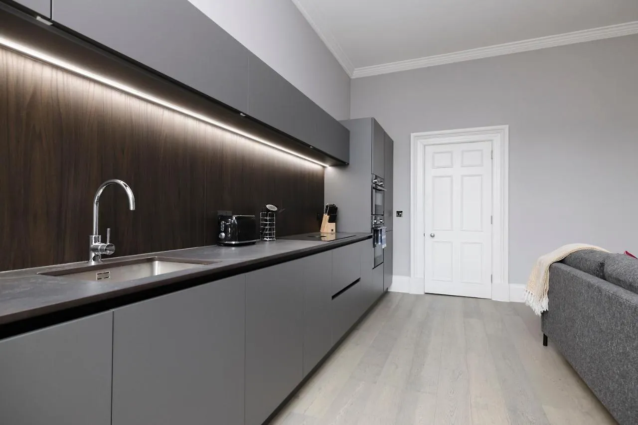 Joivy Luxurious Apt On Notable George Street Edinburgh