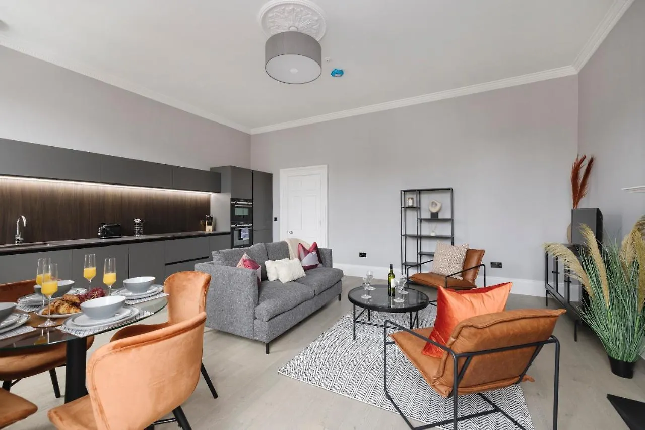 Joivy Luxurious Apt On Notable George Street Edinburgh 0*,