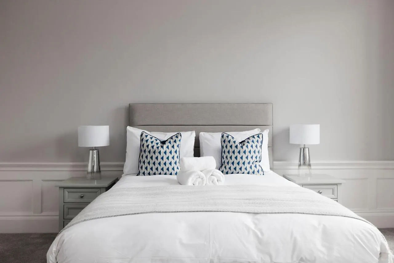 Apartment Joivy Luxurious Apt On Notable George Street Edinburgh