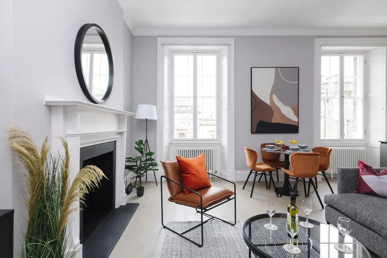 Apartment Joivy Luxurious Apt On Notable George Street Edinburgh