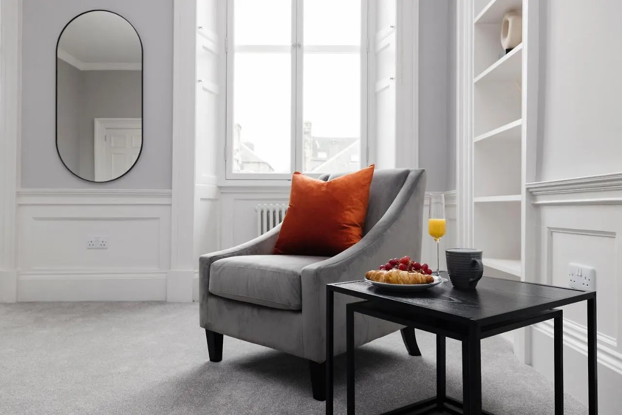 Joivy Luxurious Apt On Notable George Street Edinburgh Apartment