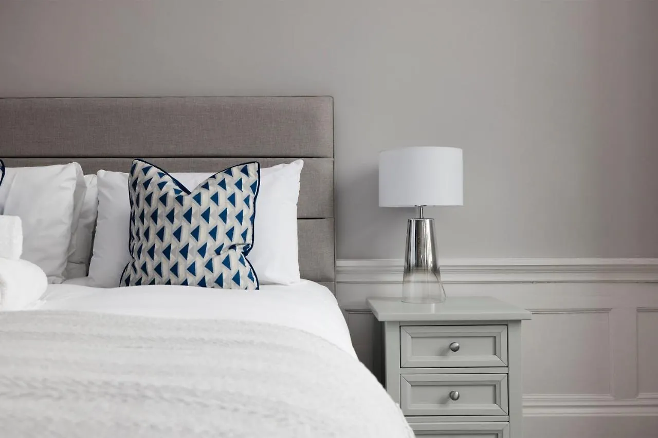 Joivy Luxurious Apt On Notable George Street Edinburgh