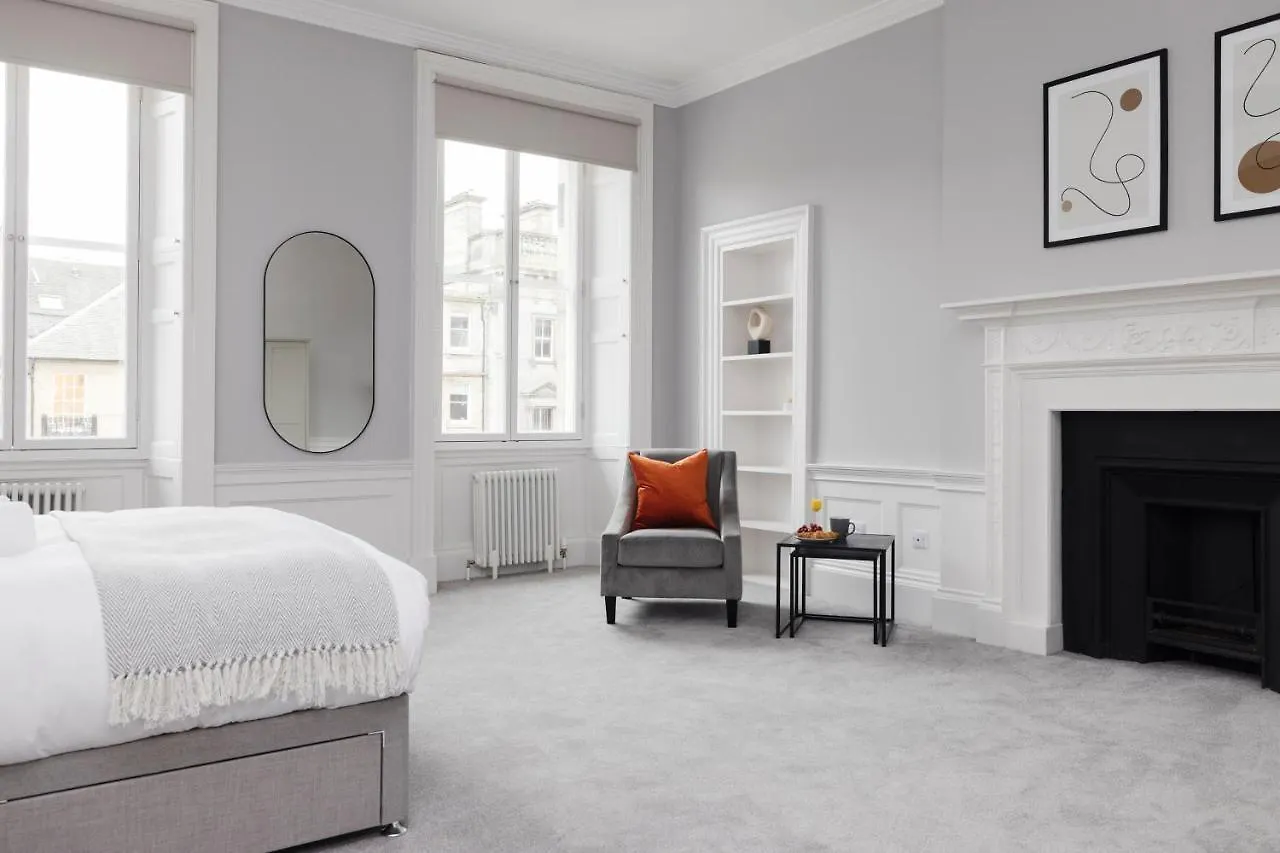 Apartment Joivy Luxurious Apt On Notable George Street Edinburgh