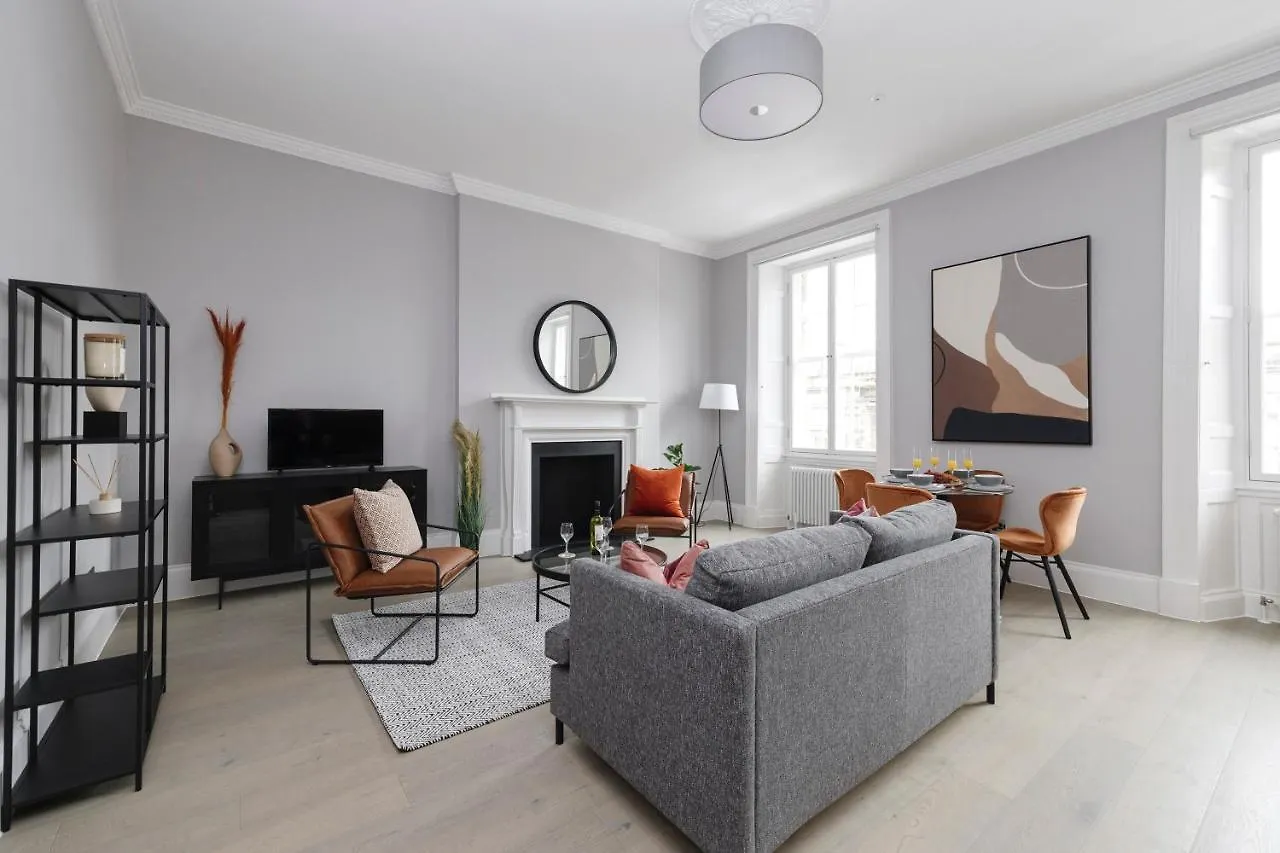 Joivy Luxurious Apt On Notable George Street Edinburgh 0*,